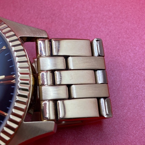 Bulova Caravelle New York Men’s Dress Watch NIB - Picture 8 of 11